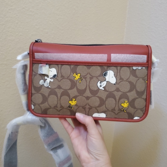 Coach X Peanuts Heritage Convertible Crossbody In Signature Canvas With Snoopy - Picture 15 of 16